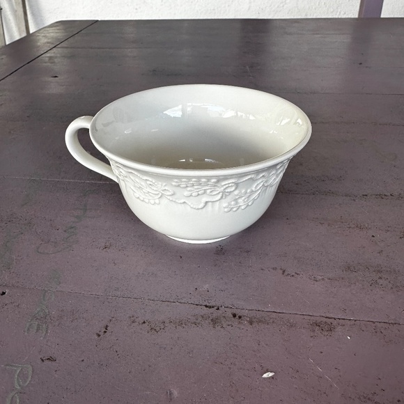 Ralph Lauren Wedgwood China Claire 2 Cups - Picture 2 of 8